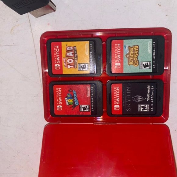 Nintendo Switch - Picture 6 of 7